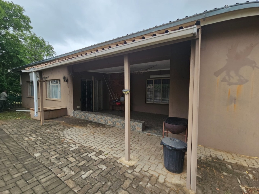 4 Bedroom Property for Sale in Barry Hertzog Park KwaZulu-Natal