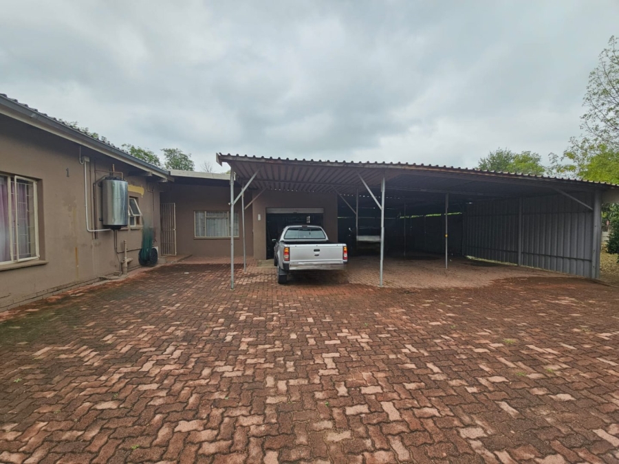 4 Bedroom Property for Sale in Barry Hertzog Park KwaZulu-Natal