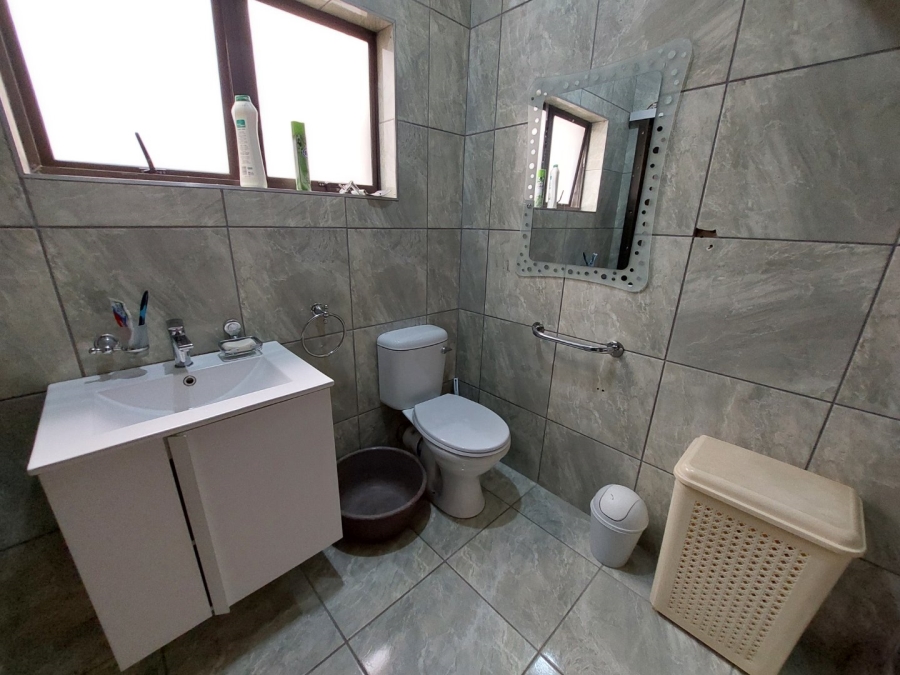 5 Bedroom Property for Sale in Dawnside KwaZulu-Natal