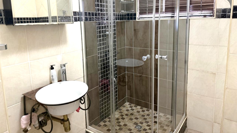 2 Bedroom Property for Sale in Scottsville KwaZulu-Natal