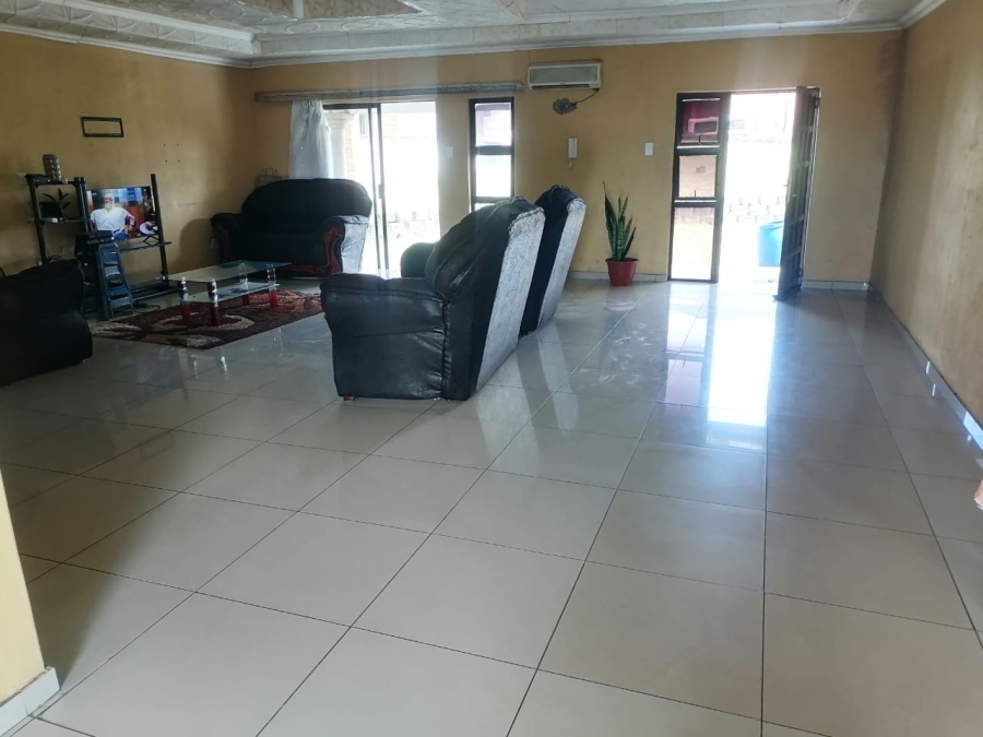  Bedroom Property for Sale in Mandlazini KwaZulu-Natal