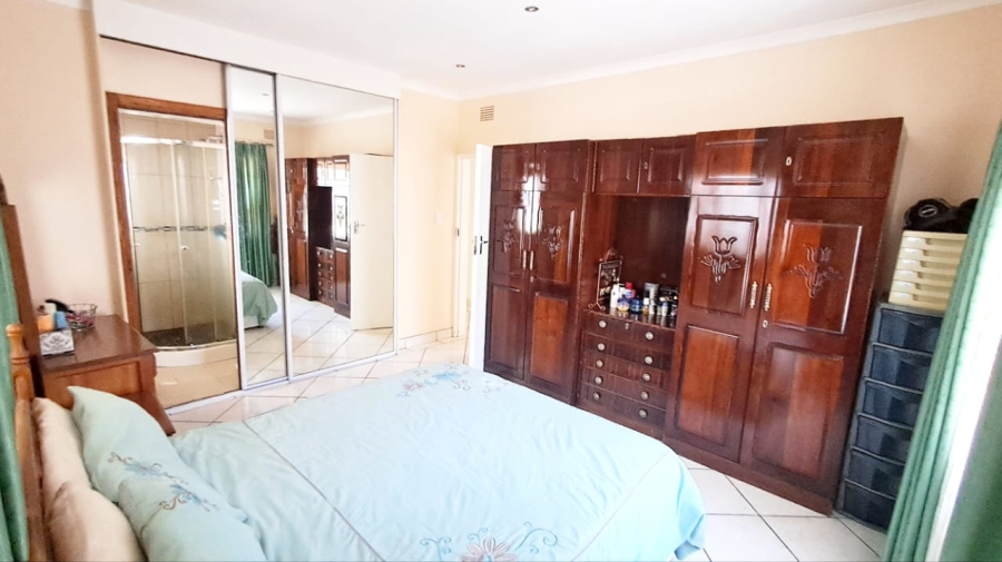 4 Bedroom Property for Sale in Oslo Beach KwaZulu-Natal