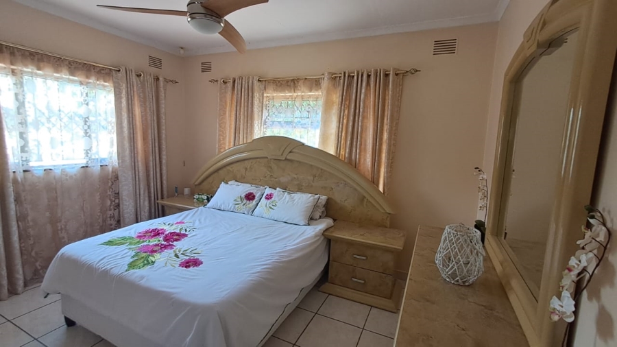 4 Bedroom Property for Sale in Oslo Beach KwaZulu-Natal