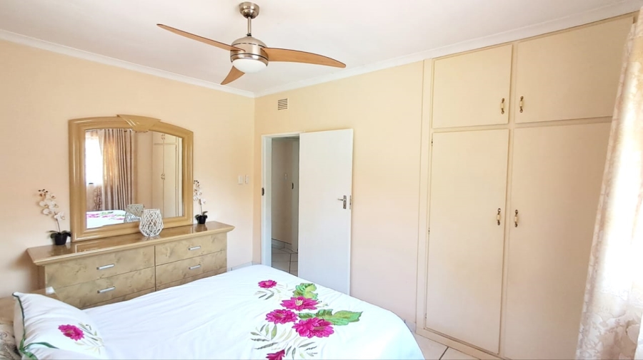 4 Bedroom Property for Sale in Oslo Beach KwaZulu-Natal