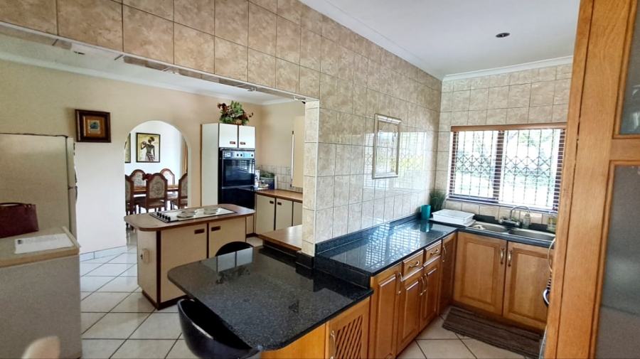 4 Bedroom Property for Sale in Oslo Beach KwaZulu-Natal