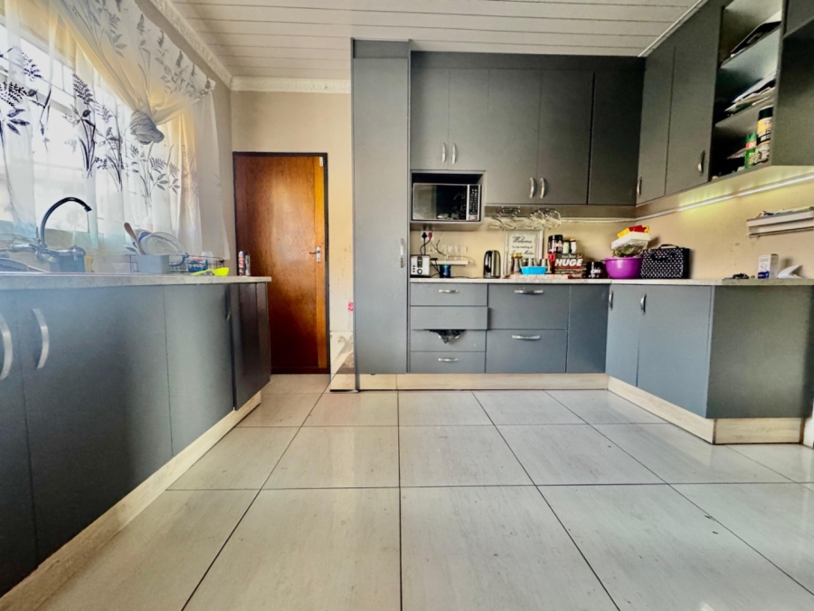 3 Bedroom Property for Sale in Lennoxton KwaZulu-Natal