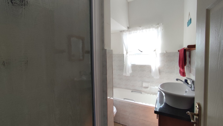 2 Bedroom Property for Sale in St Michaels On Sea KwaZulu-Natal