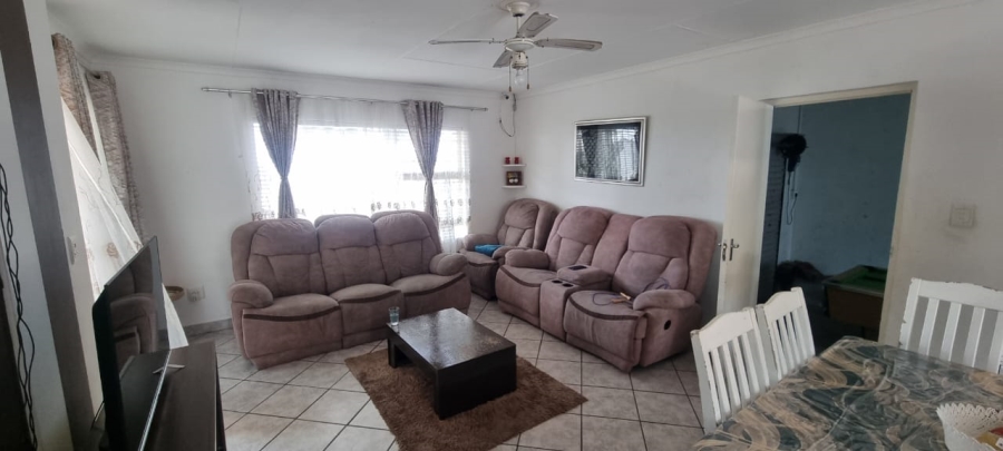 3 Bedroom Property for Sale in Hibberdene KwaZulu-Natal