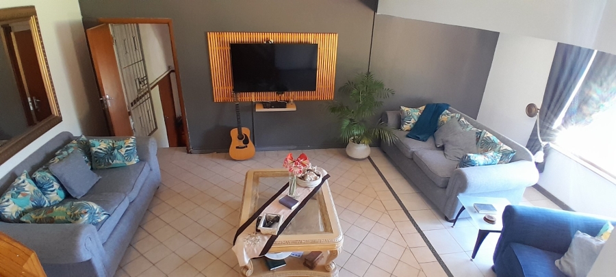 7 Bedroom Property for Sale in Uvongo KwaZulu-Natal