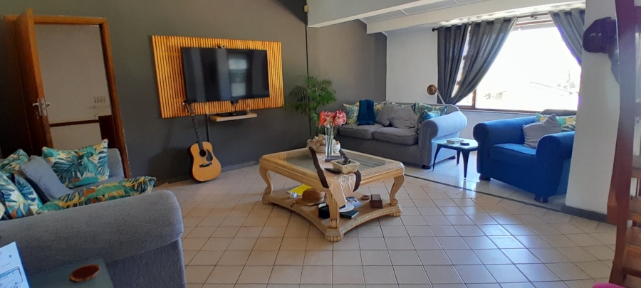 7 Bedroom Property for Sale in Uvongo KwaZulu-Natal