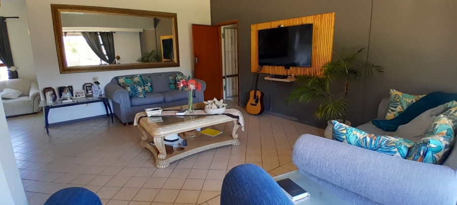 7 Bedroom Property for Sale in Uvongo KwaZulu-Natal
