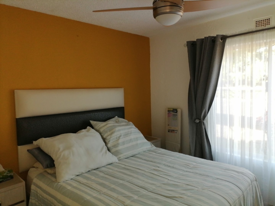 2 Bedroom Property for Sale in Uvongo KwaZulu-Natal