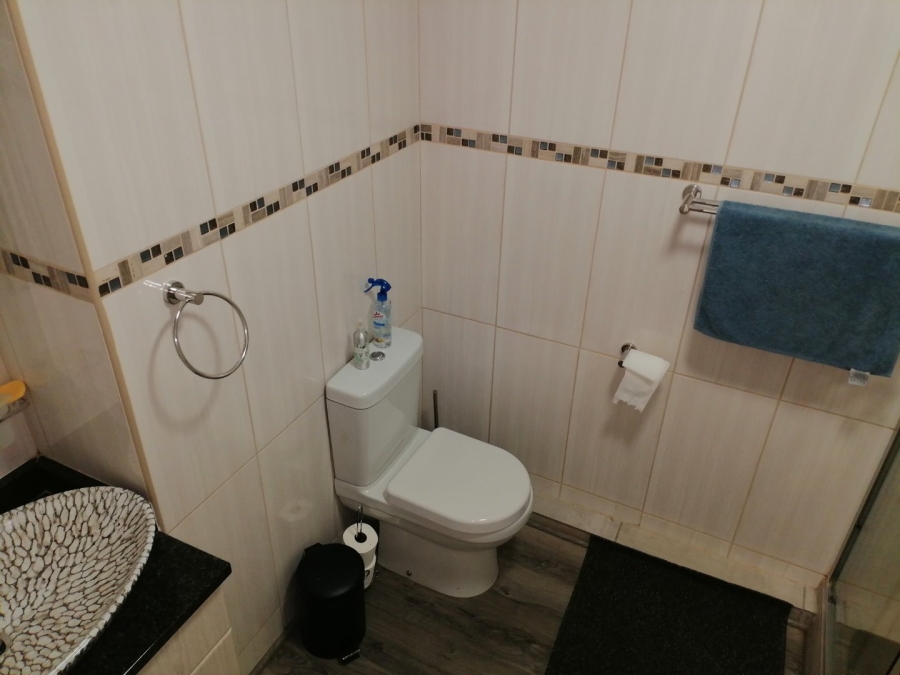 2 Bedroom Property for Sale in Uvongo KwaZulu-Natal