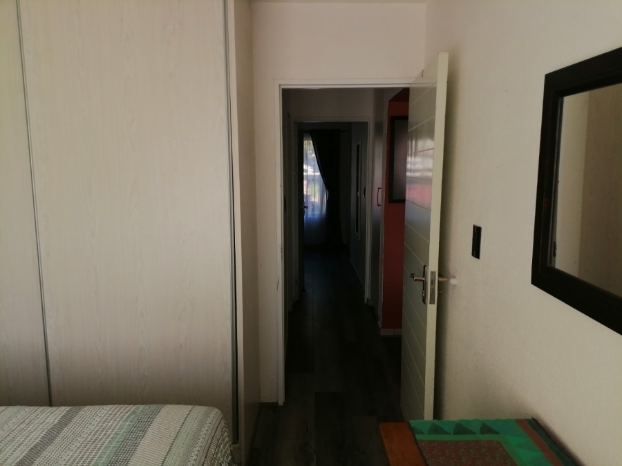 2 Bedroom Property for Sale in Uvongo KwaZulu-Natal