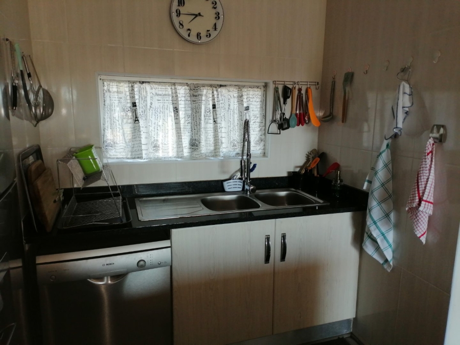 2 Bedroom Property for Sale in Uvongo KwaZulu-Natal