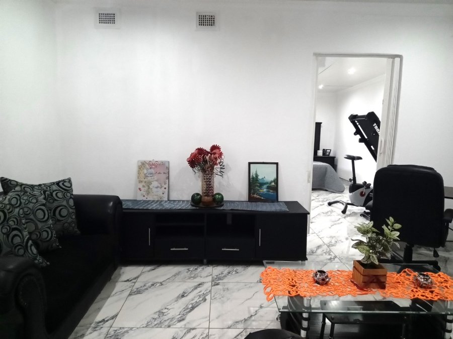 To Let 1 Bedroom Property for Rent in Howick West KwaZulu-Natal