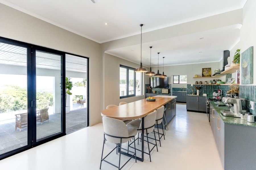 5 Bedroom Property for Sale in Umtentweni KwaZulu-Natal