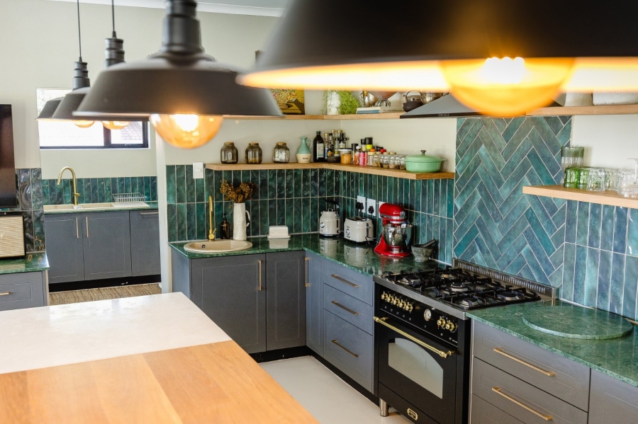 5 Bedroom Property for Sale in Umtentweni KwaZulu-Natal