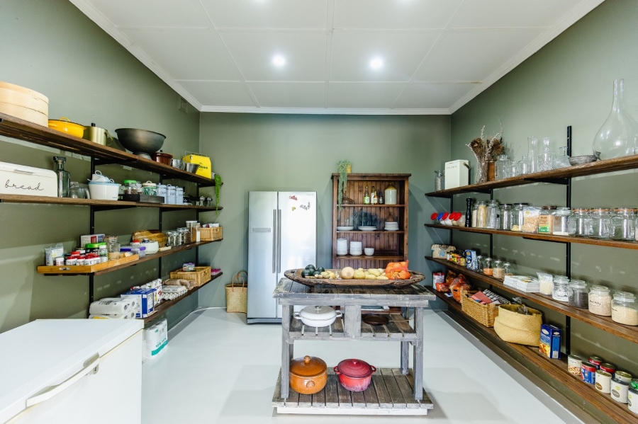 5 Bedroom Property for Sale in Umtentweni KwaZulu-Natal