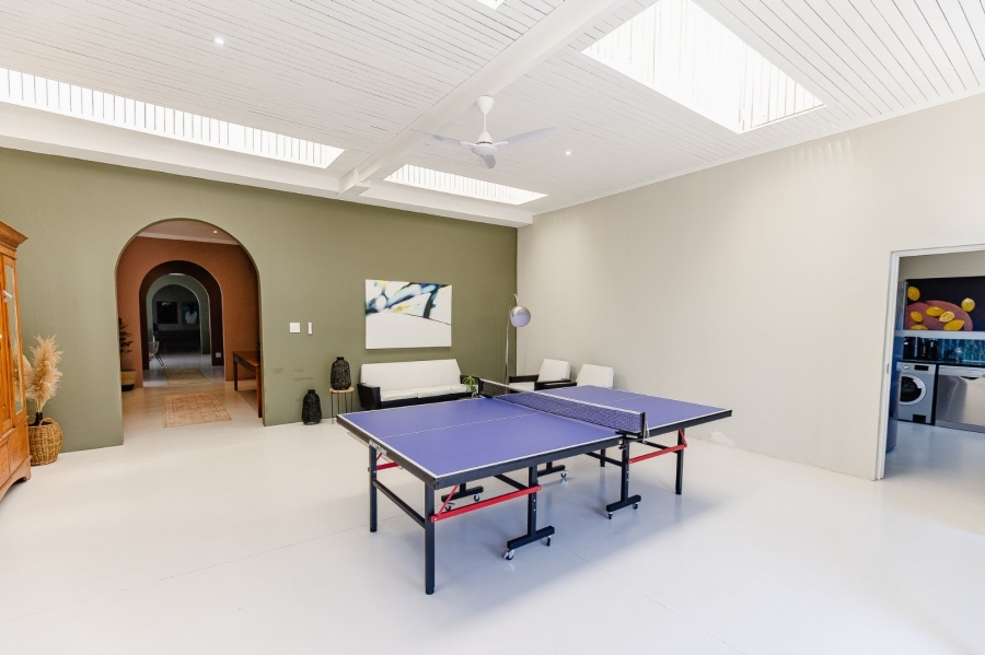 5 Bedroom Property for Sale in Umtentweni KwaZulu-Natal