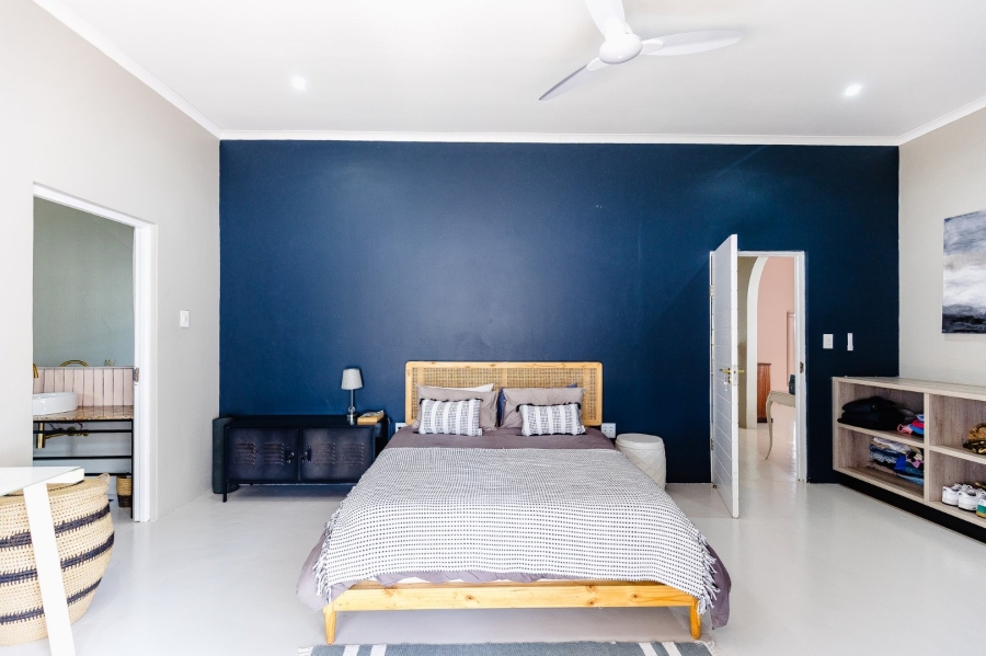 5 Bedroom Property for Sale in Umtentweni KwaZulu-Natal