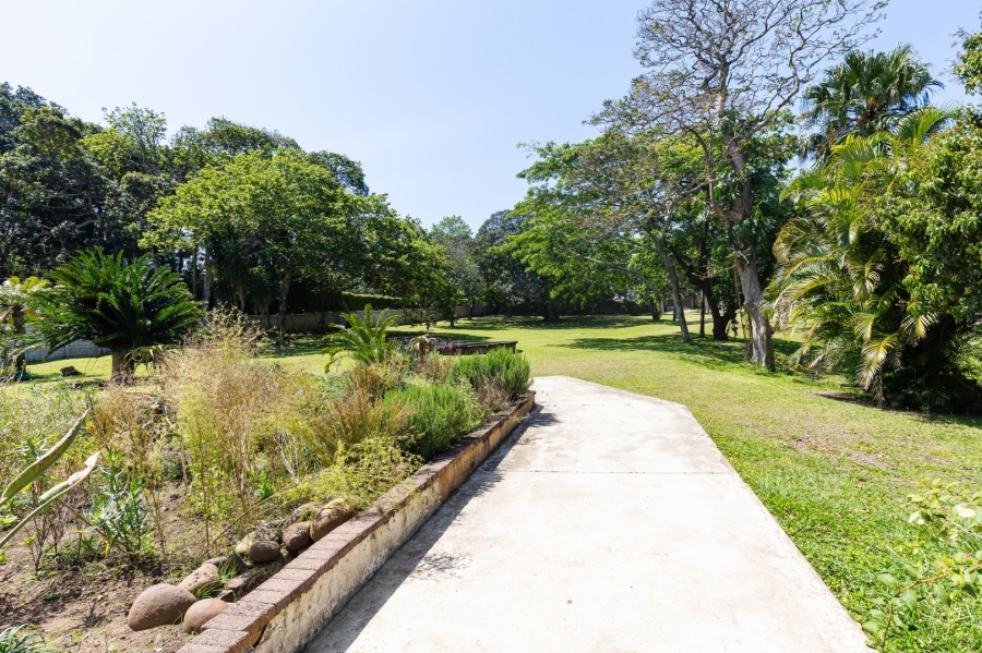 5 Bedroom Property for Sale in Umtentweni KwaZulu-Natal