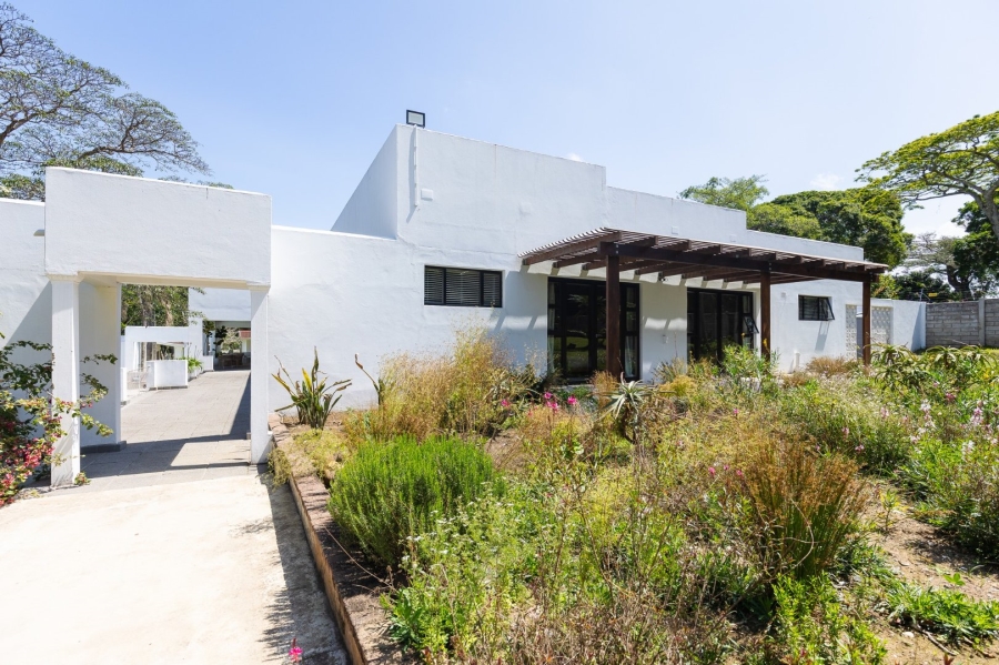 5 Bedroom Property for Sale in Umtentweni KwaZulu-Natal
