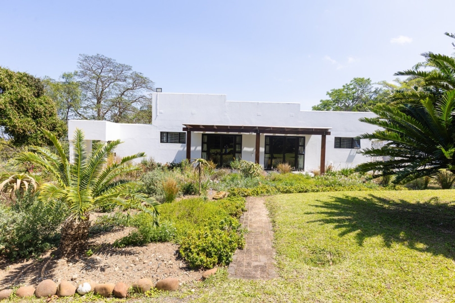 5 Bedroom Property for Sale in Umtentweni KwaZulu-Natal