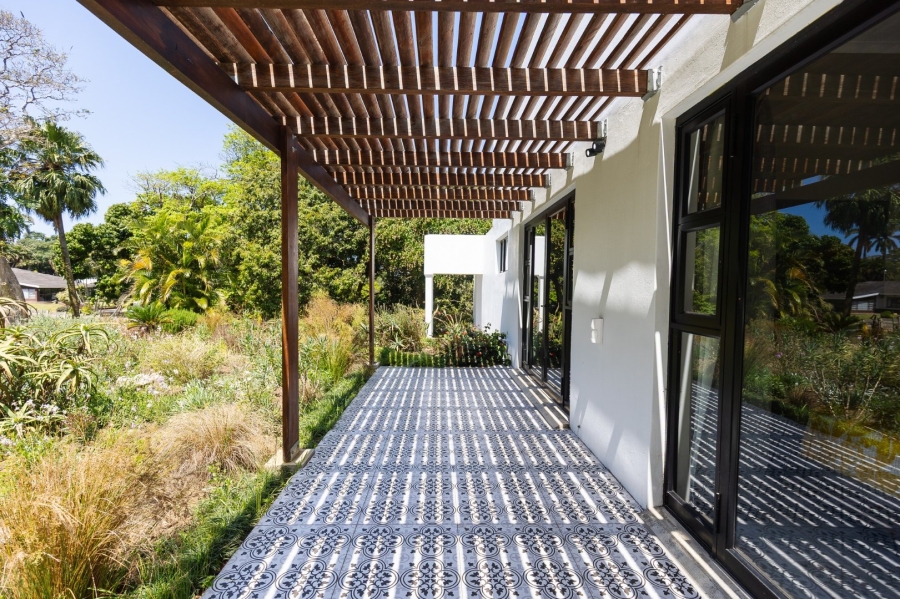 5 Bedroom Property for Sale in Umtentweni KwaZulu-Natal