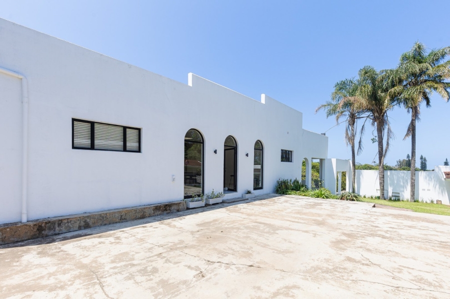 5 Bedroom Property for Sale in Umtentweni KwaZulu-Natal