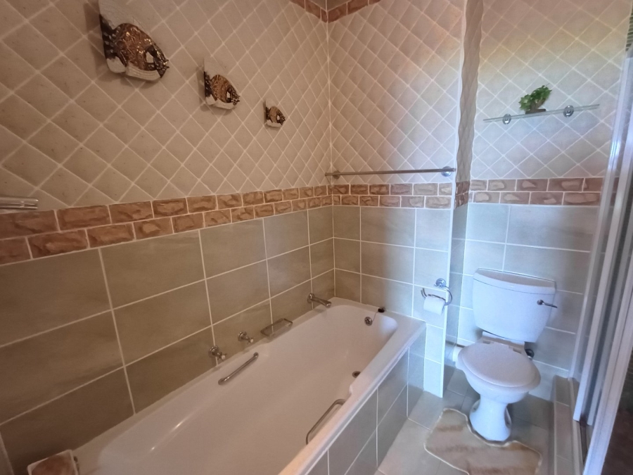 3 Bedroom Property for Sale in Lawrence Rocks KwaZulu-Natal