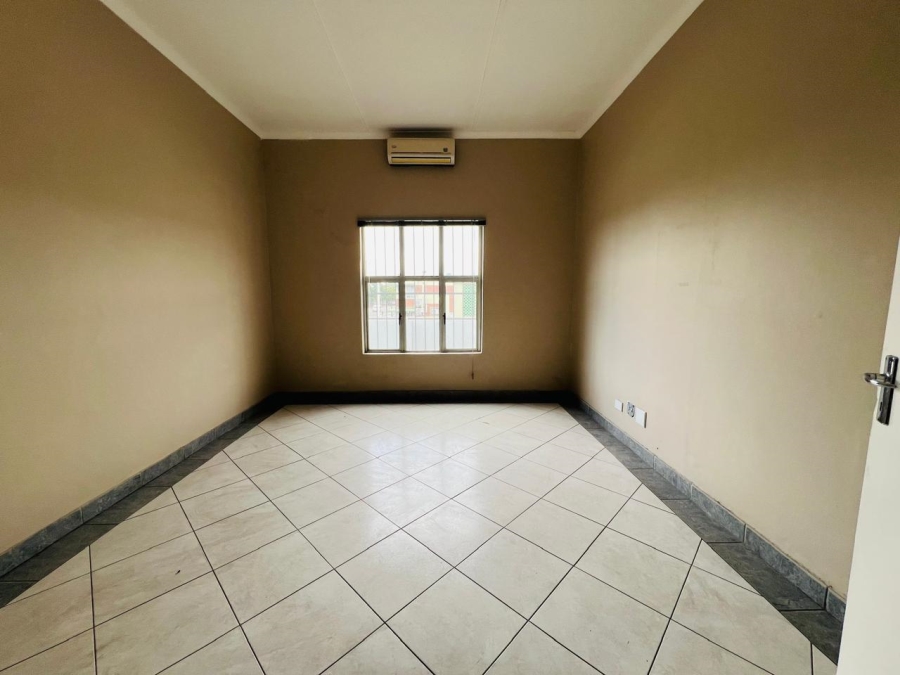 To Let commercial Property for Rent in Bulwer KwaZulu-Natal