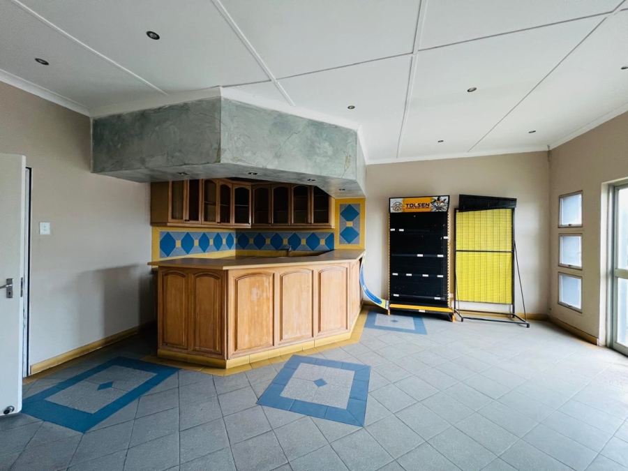 To Let commercial Property for Rent in Bulwer KwaZulu-Natal