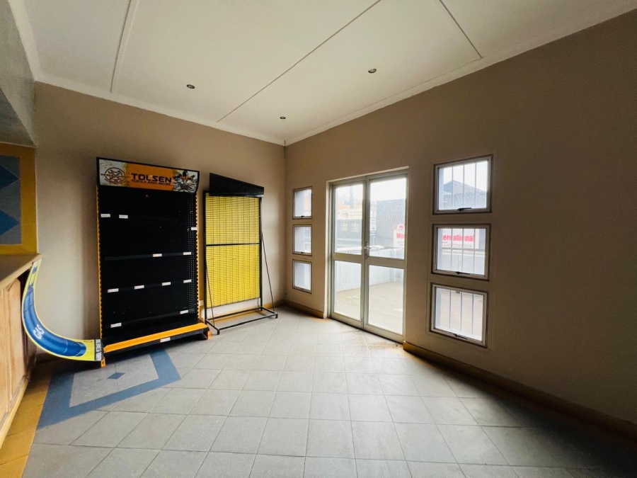 To Let commercial Property for Rent in Bulwer KwaZulu-Natal