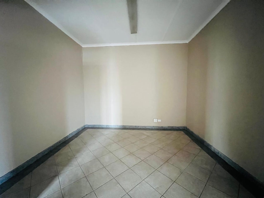 To Let commercial Property for Rent in Bulwer KwaZulu-Natal