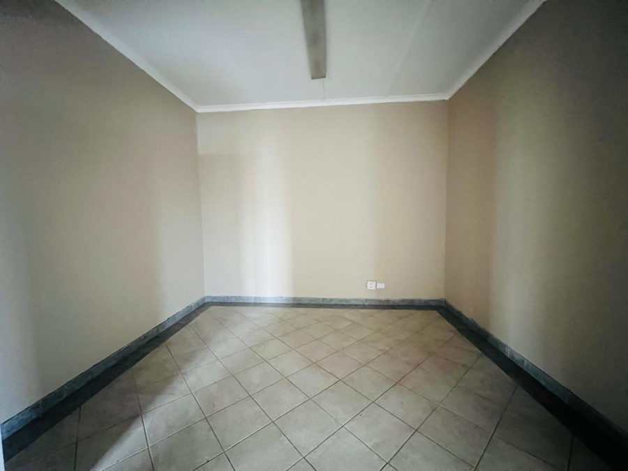 To Let commercial Property for Rent in Bulwer KwaZulu-Natal