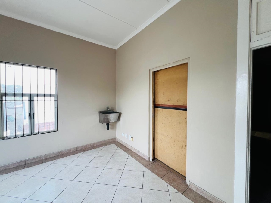 To Let commercial Property for Rent in Bulwer KwaZulu-Natal