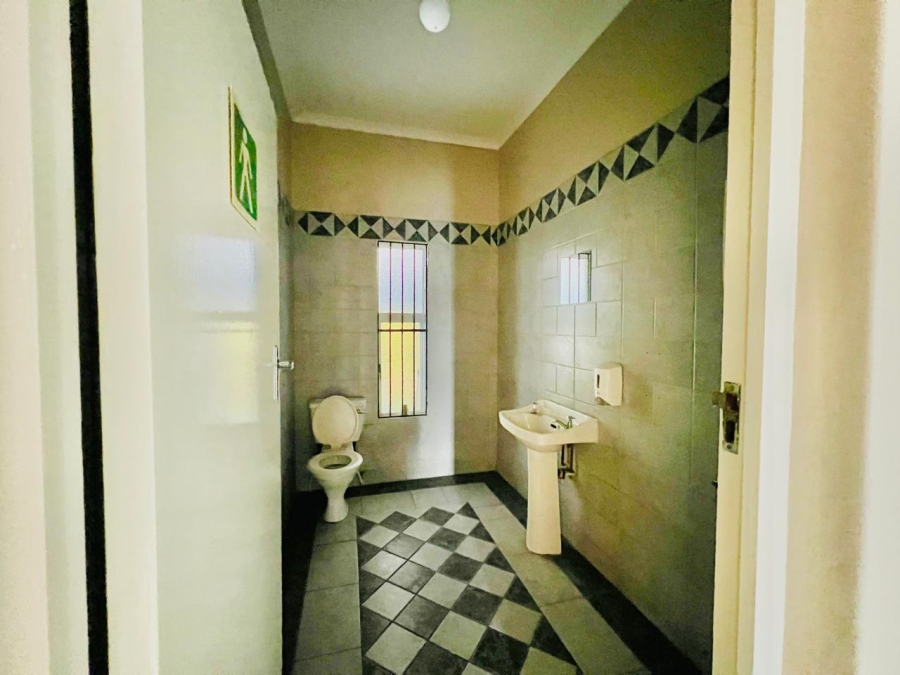 To Let commercial Property for Rent in Bulwer KwaZulu-Natal