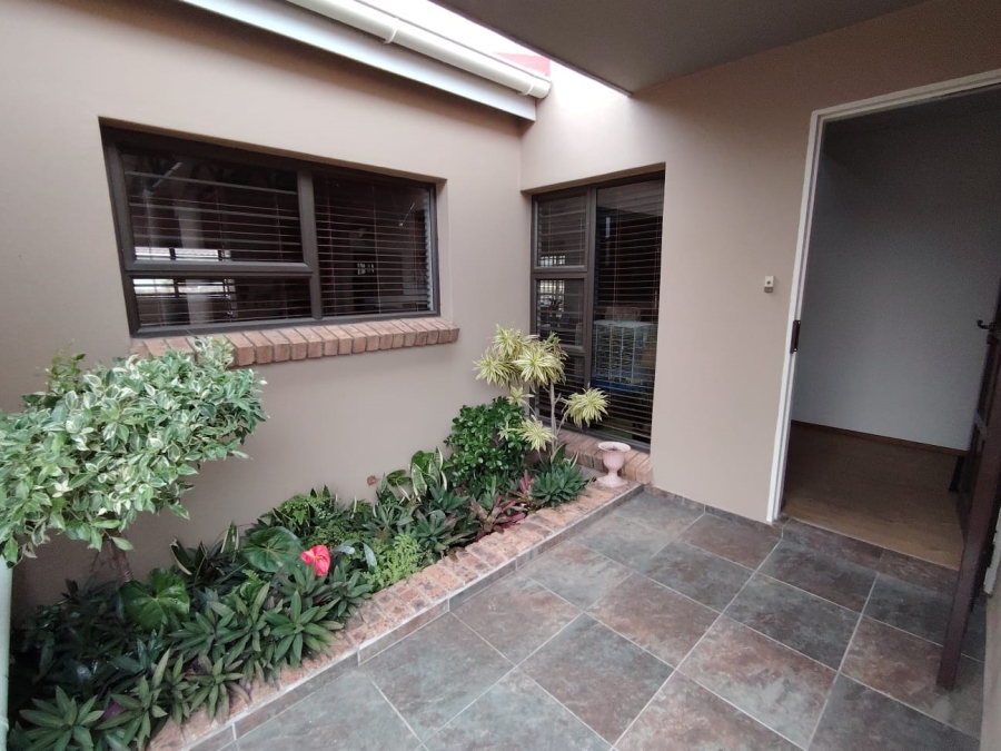 3 Bedroom Property for Sale in Uvongo KwaZulu-Natal