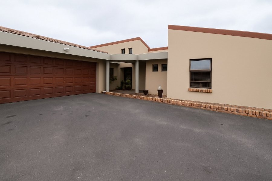 3 Bedroom Property for Sale in Uvongo KwaZulu-Natal