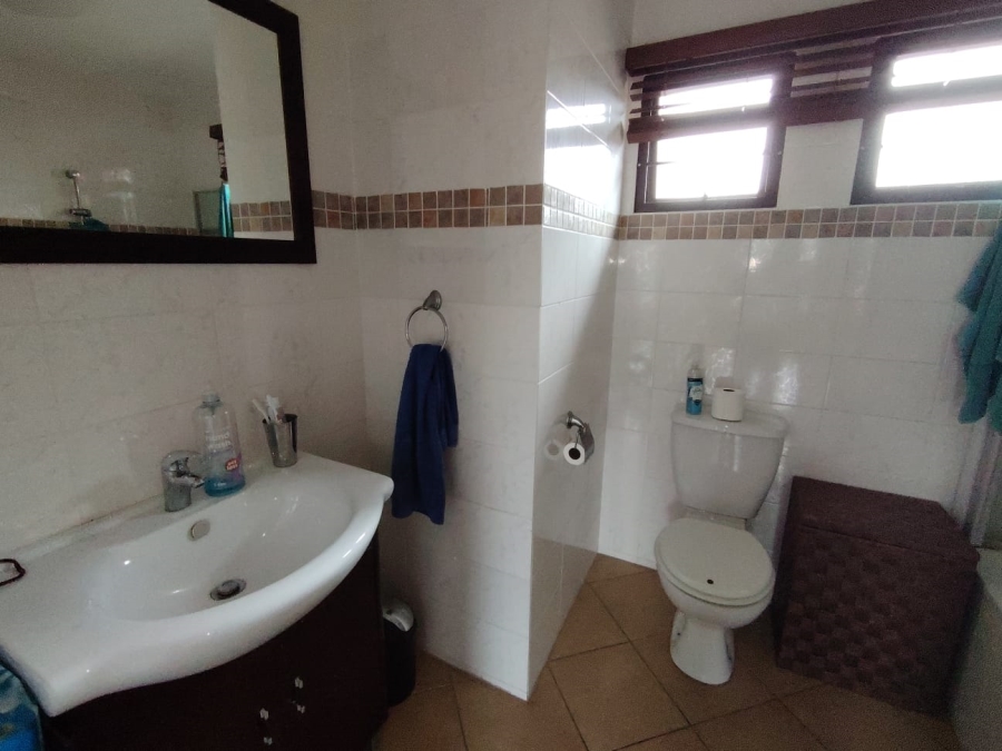 3 Bedroom Property for Sale in Uvongo KwaZulu-Natal