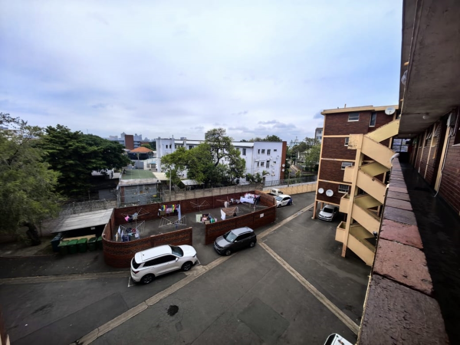 To Let 2 Bedroom Property for Rent in Windermere KwaZulu-Natal