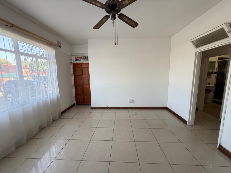 To Let 2 Bedroom Property for Rent in Scottsville KwaZulu-Natal