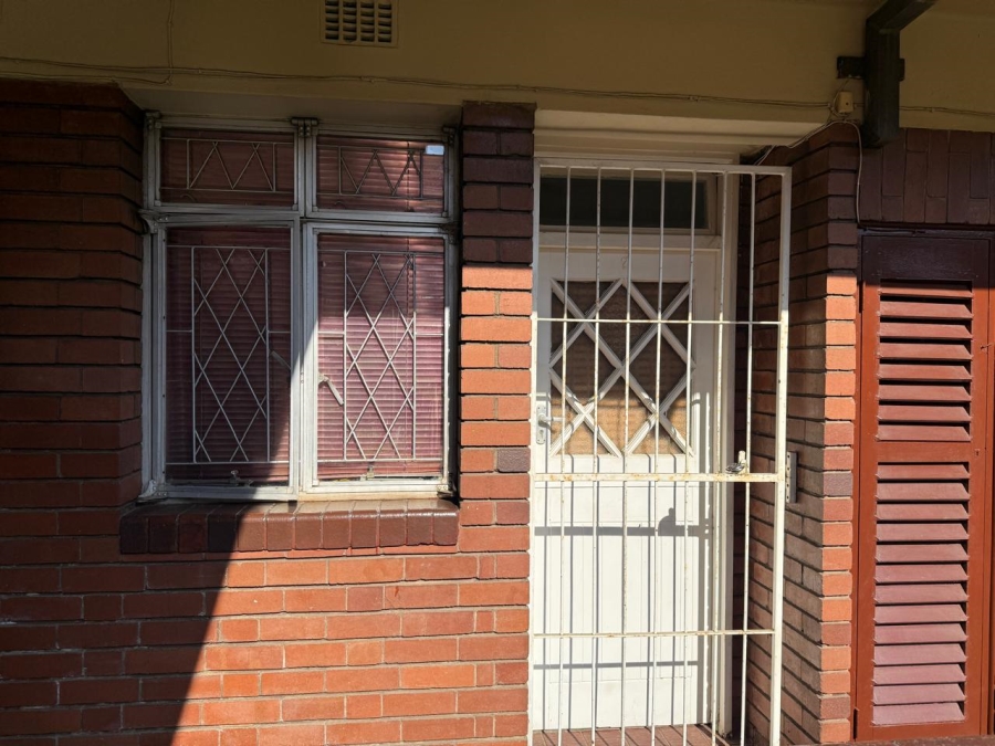 To Let 2 Bedroom Property for Rent in Scottsville KwaZulu-Natal