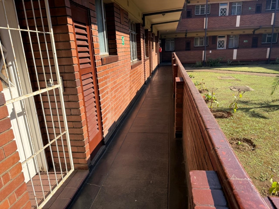 To Let 2 Bedroom Property for Rent in Scottsville KwaZulu-Natal
