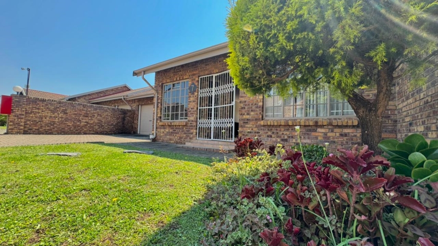 3 Bedroom Property for Sale in Huttenheights KwaZulu-Natal