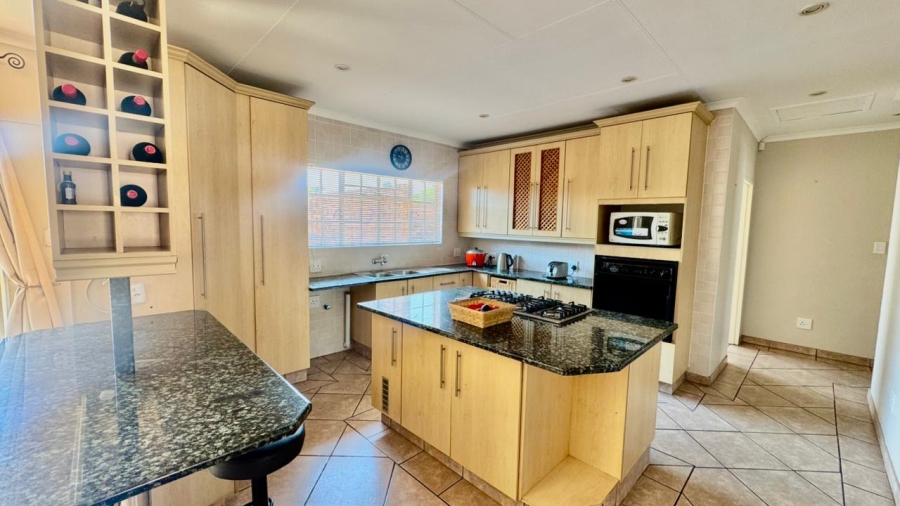 3 Bedroom Property for Sale in Huttenheights KwaZulu-Natal