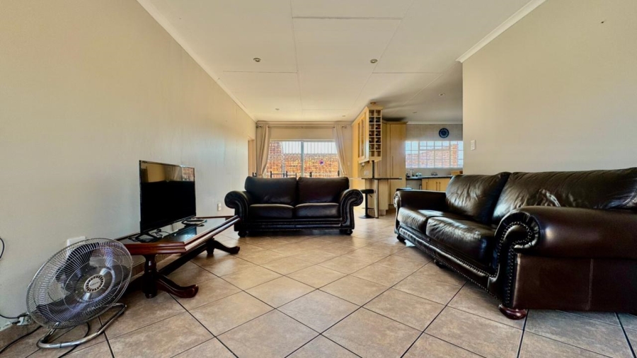 3 Bedroom Property for Sale in Huttenheights KwaZulu-Natal
