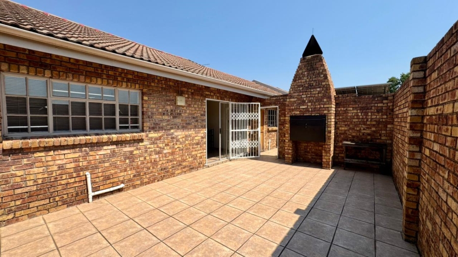 3 Bedroom Property for Sale in Huttenheights KwaZulu-Natal