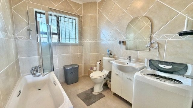 3 Bedroom Property for Sale in Uvongo KwaZulu-Natal